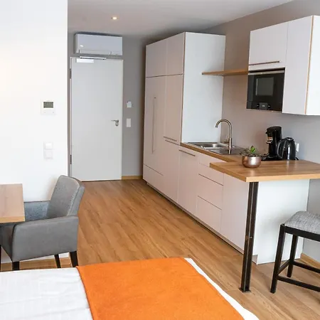 Bodenseezeit Garni מלון לינדאו