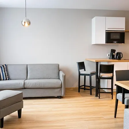 Bodenseezeit Garni מלון לינדאו