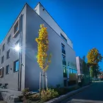 Отель Bodenseezeit Garni Линдау